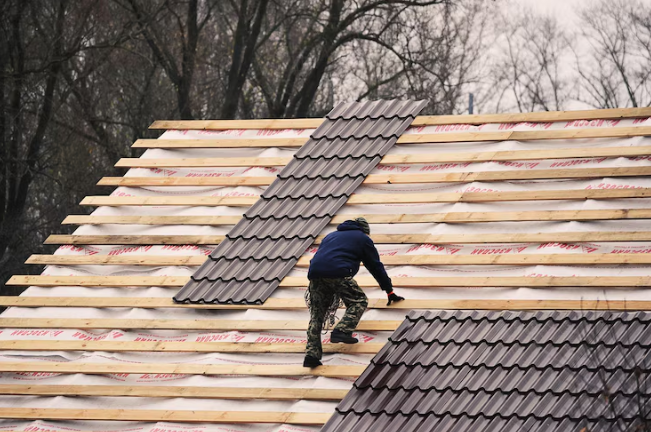 how much do roofing shingles weigh